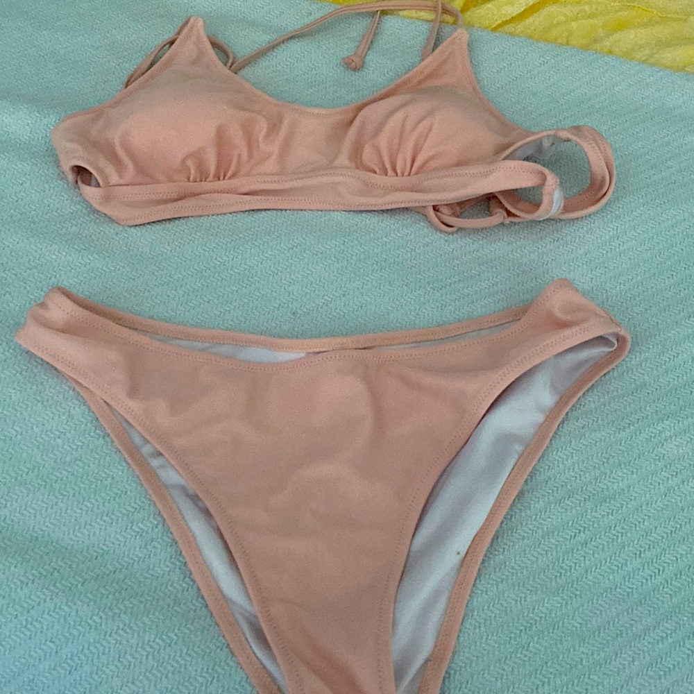 CupShe Woman’s Pale Pink Bikini